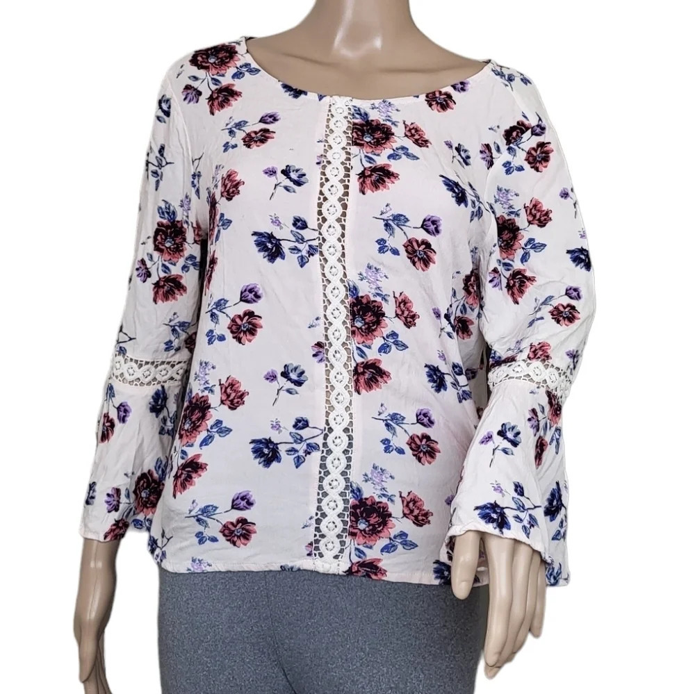 Crochet Detailed Floral Bell Sleeve Bohemian Blouse